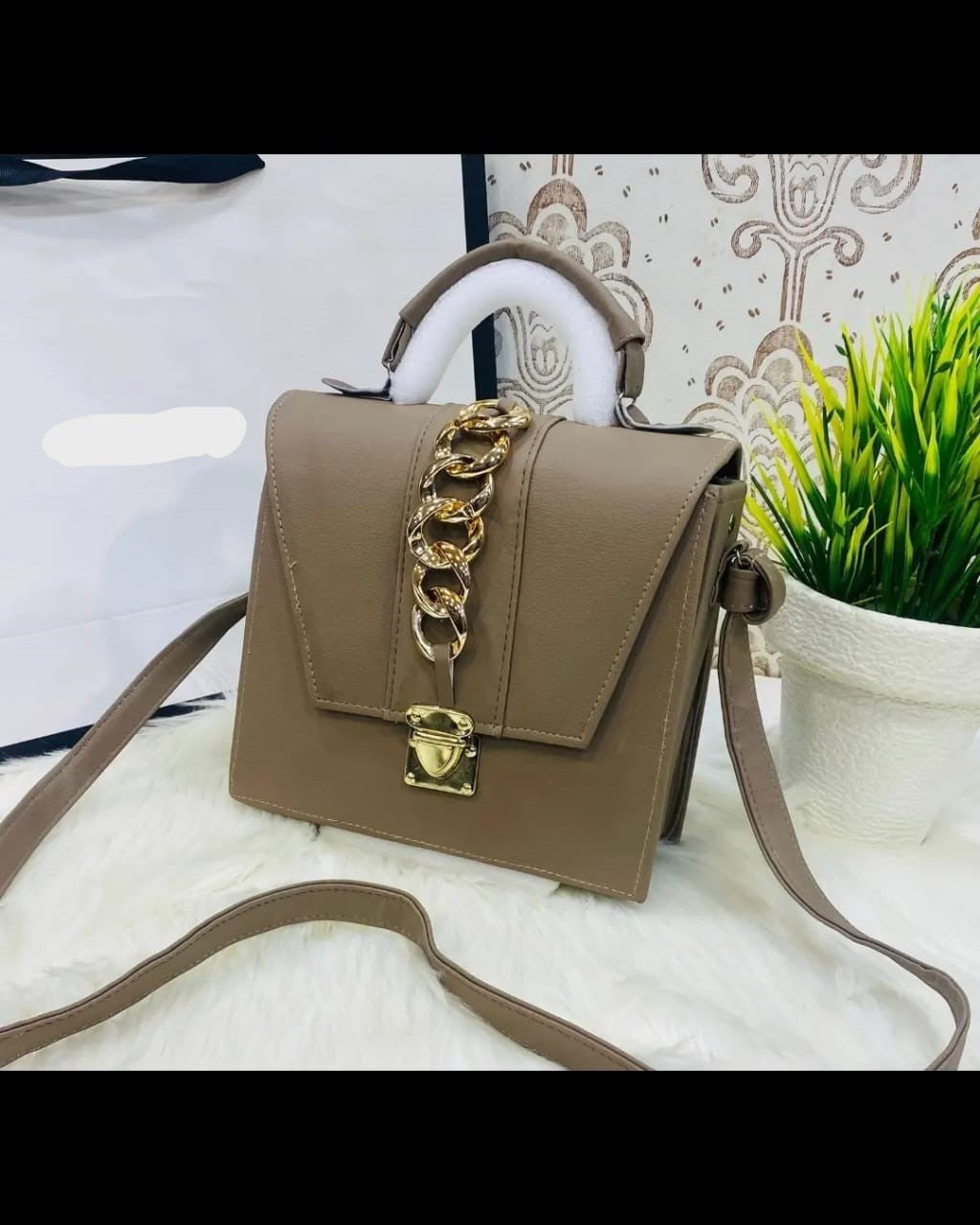 Ladies Leather & Gold Fashion Bag