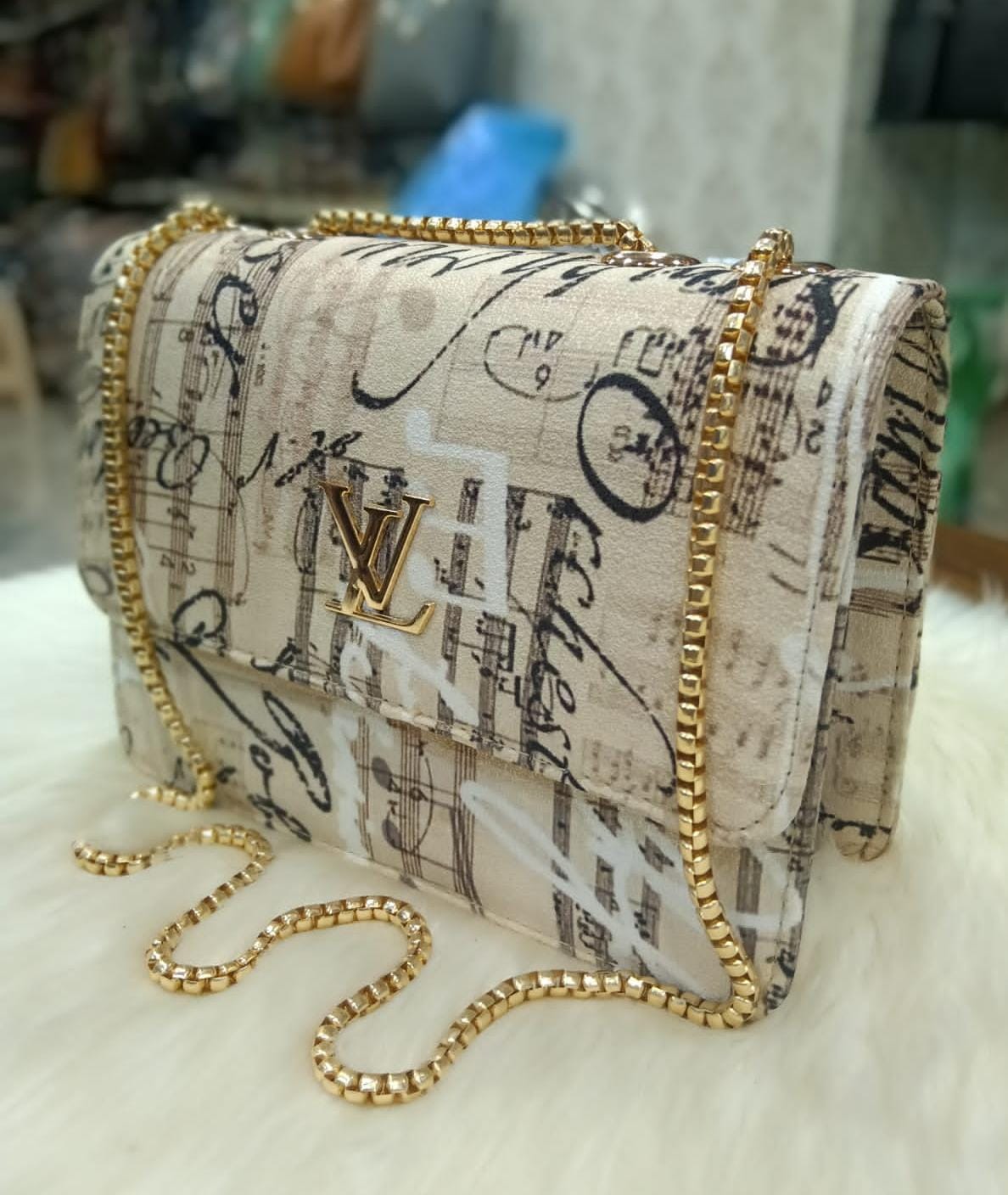 Louis Vuitton Ladies Fahion Handbag (Replica)